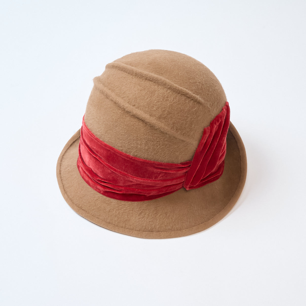 Felt hat with velvet ribbon