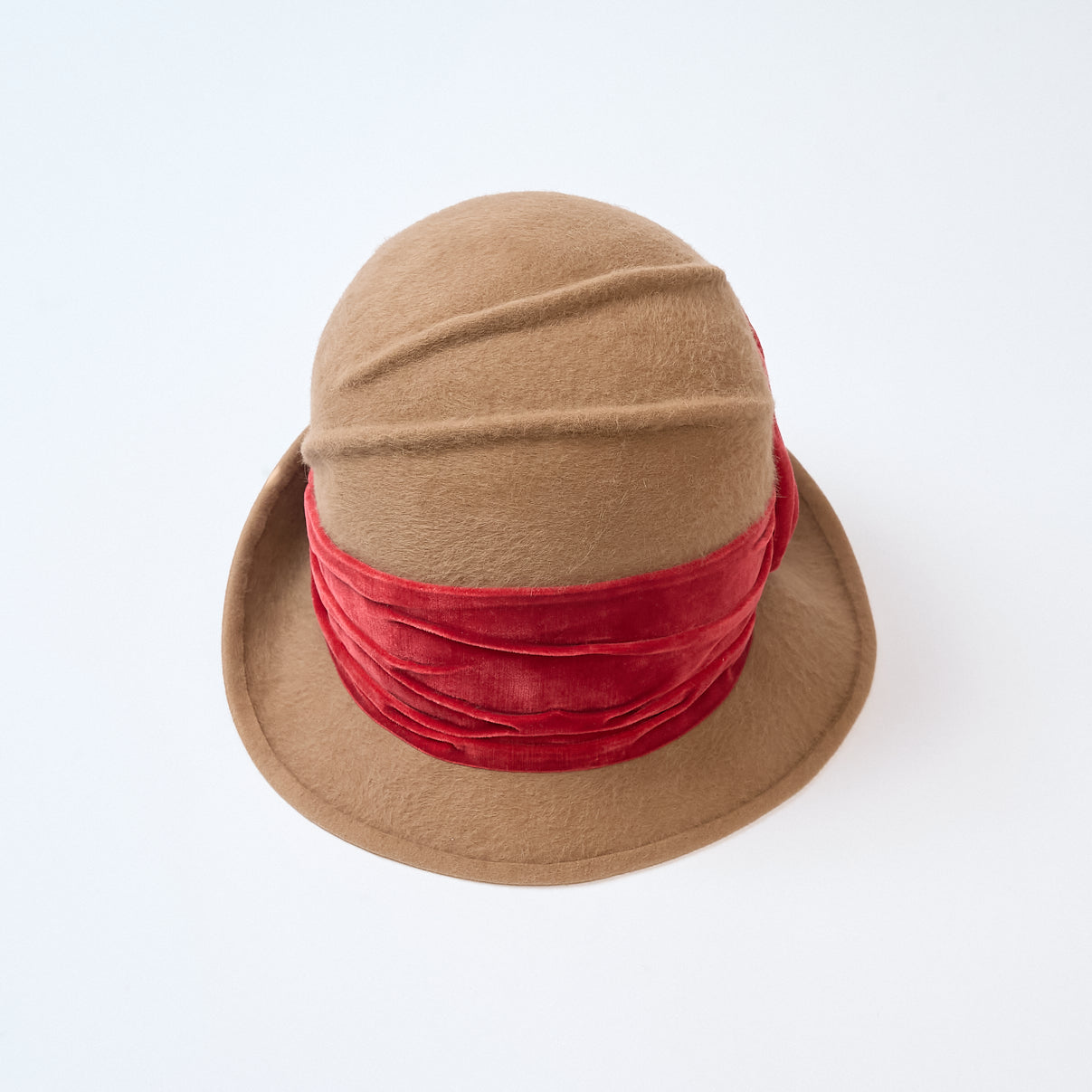 Felt hat with velvet ribbon