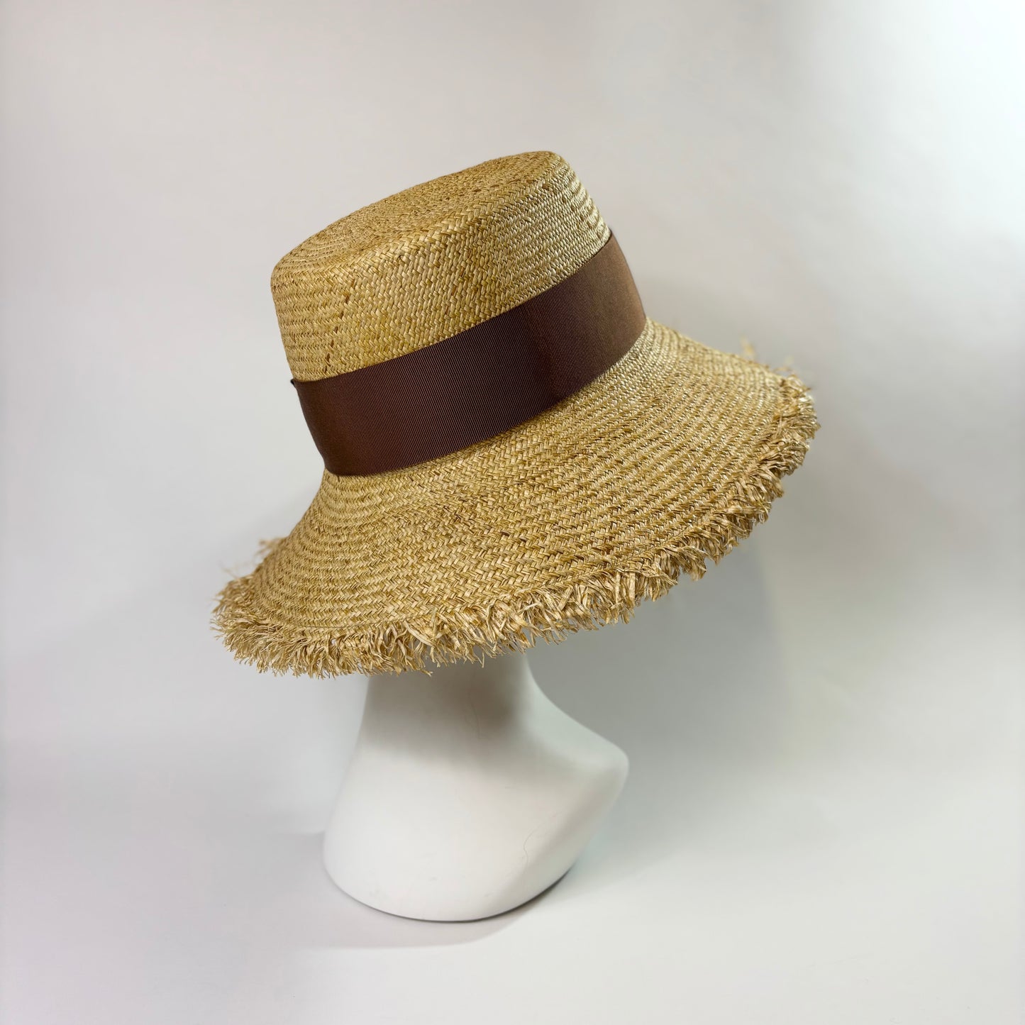RAFFIA UNEVEN HAT