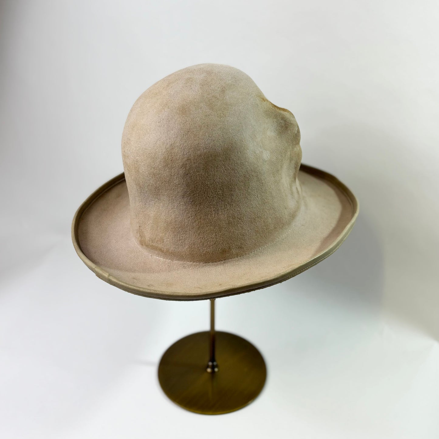 Leather piping skull hat