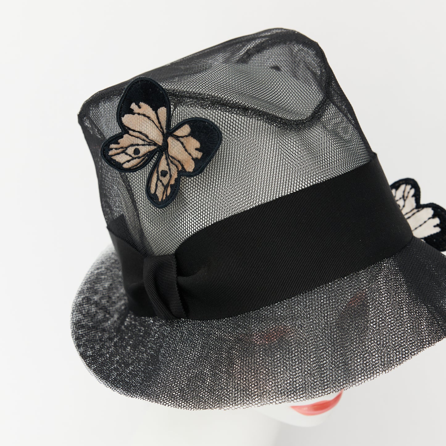 チョーチョ付チュールハット