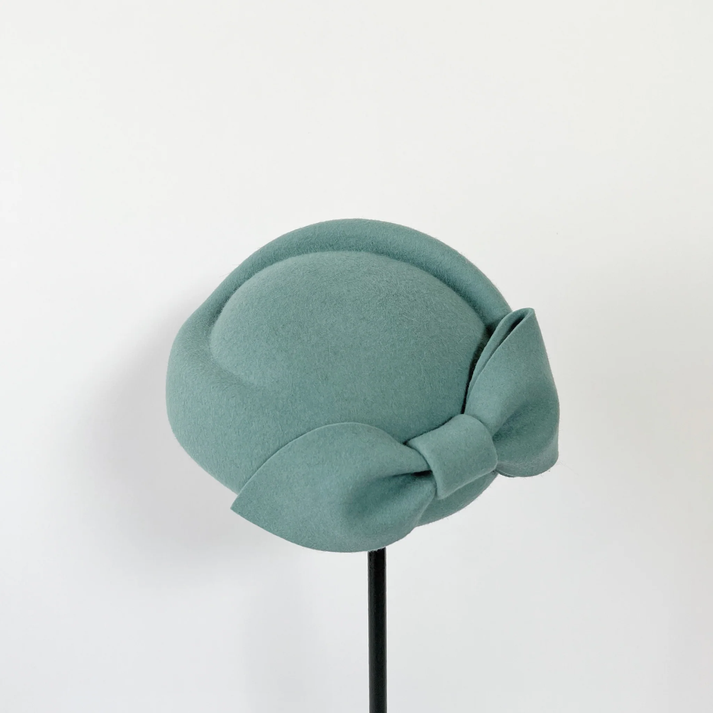 Simple ribbon toque