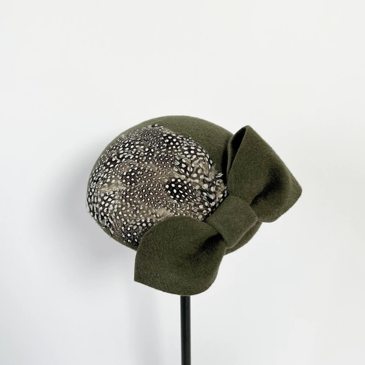 Ribbon & feathers mushroom