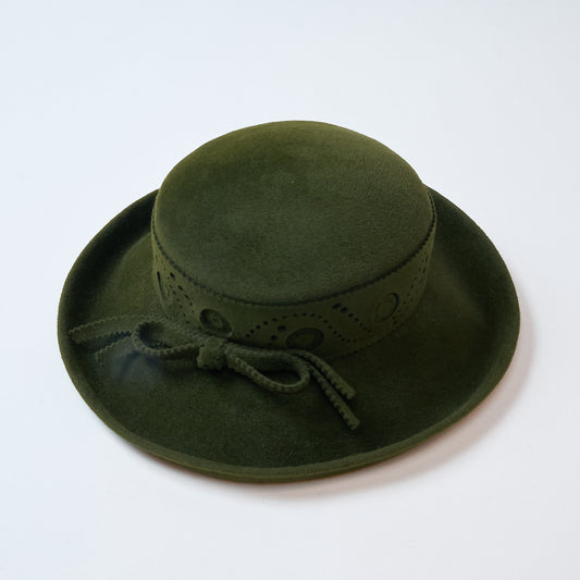 绿色丝绒帽子