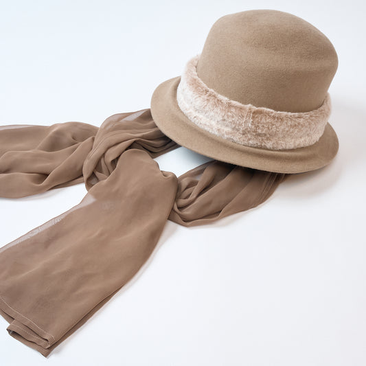 Felt hat (with fur ribbon and chiffon fabric)