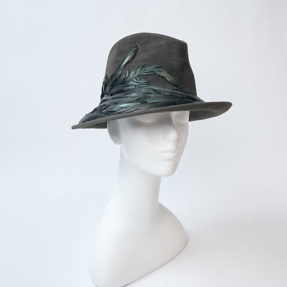 Felt hat (with black feather)