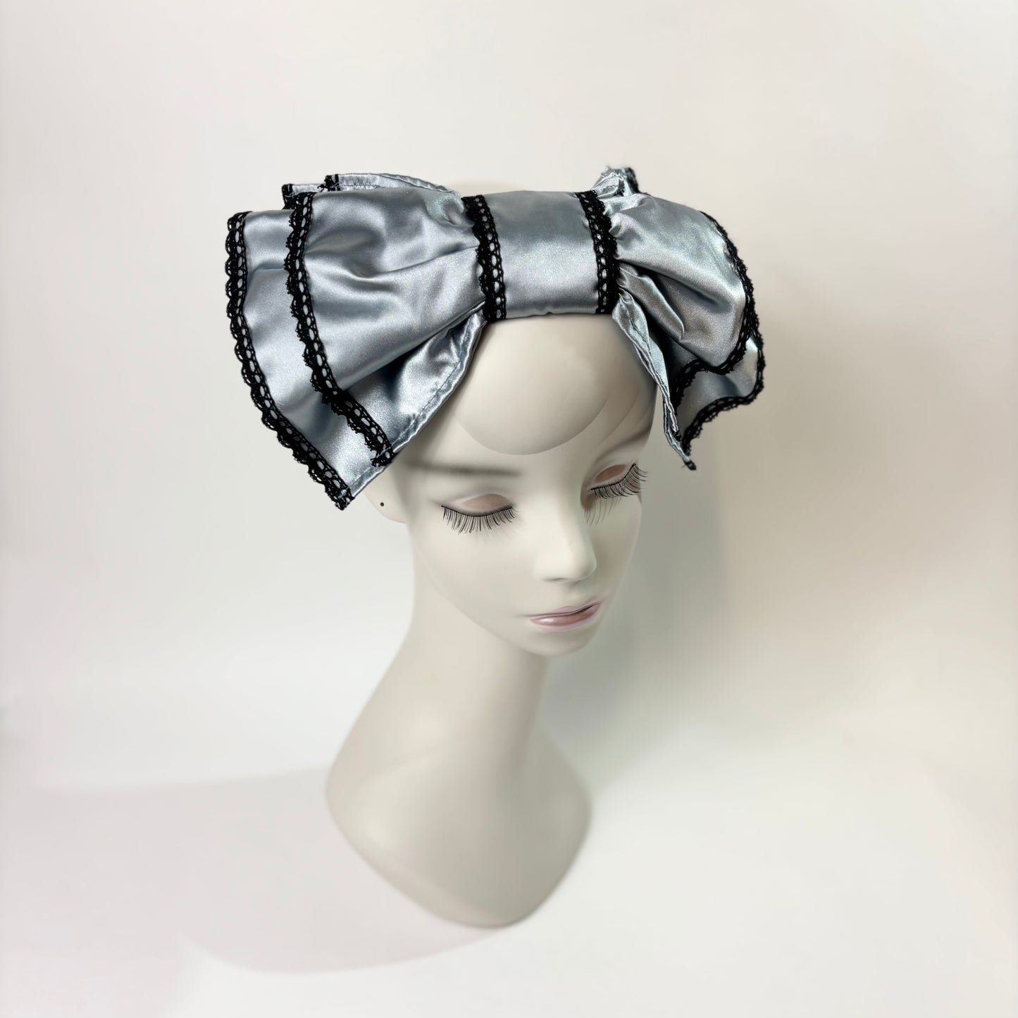 サテンリボンヘアーバンド