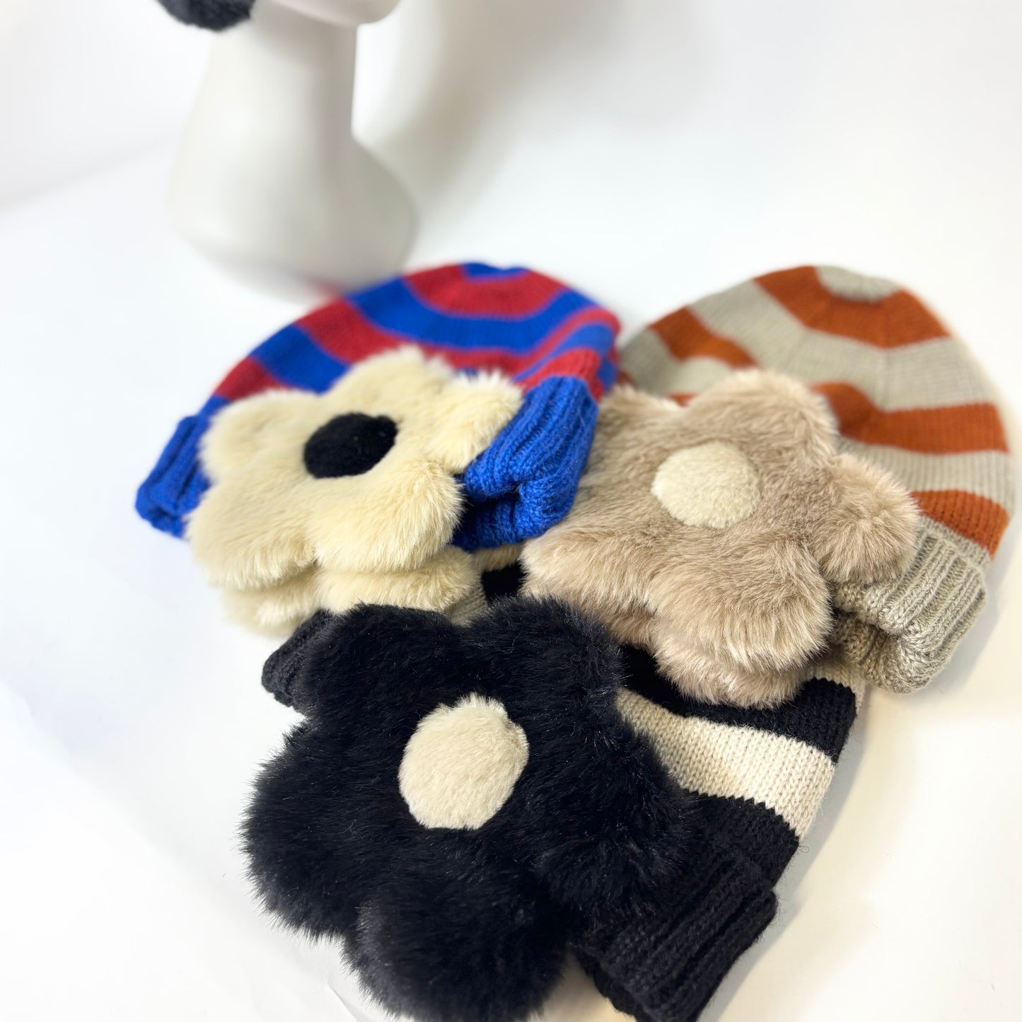 花びら耳付きニットキャップ