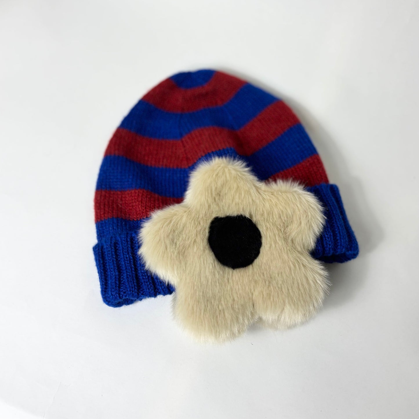 花びら耳付きニットキャップ