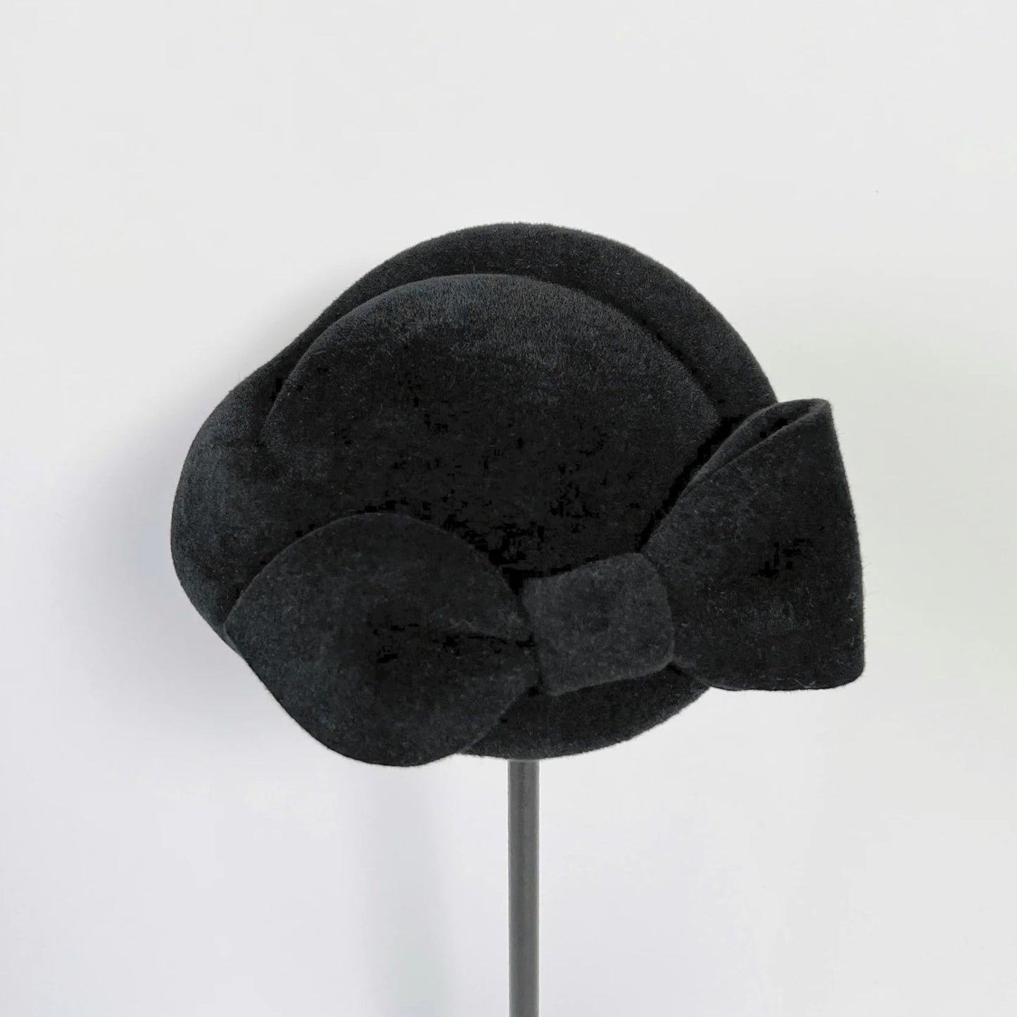 MM0001 black Simple ribbon toque